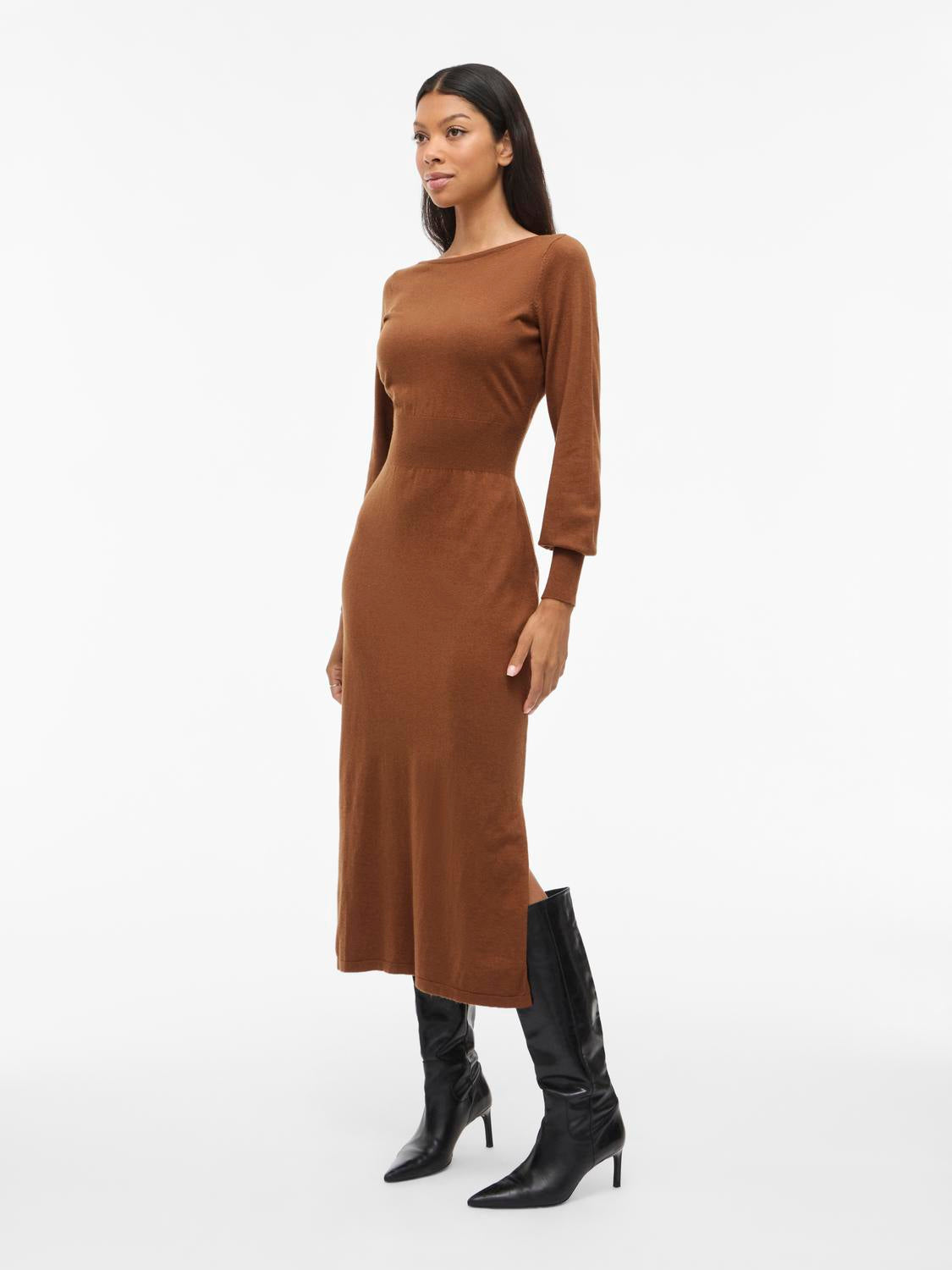 model_shot-front_full